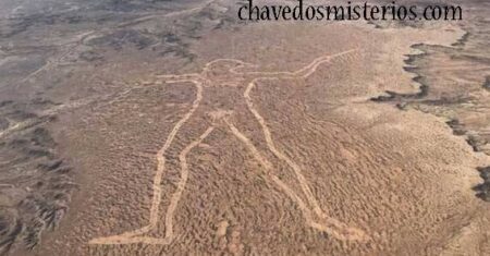 O misterioso desenho do caçador aborígene gigante localizado no deserto da Austrália