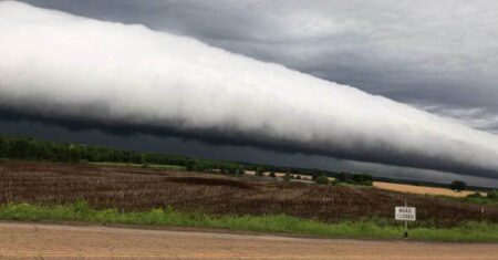 Uma estranha e misteriosa nuvem tubular se estende por vários quilômetros nos EUA ao longo do Tennessee