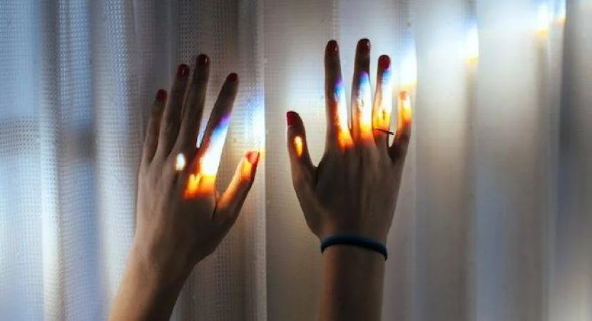 -Não espere uma comunicação direta e constante