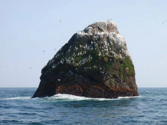 Historiador afirma que uma pequena rocha é na verdade a ponta da Atlântida