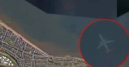 Avistado um misterioso avião no Google Earth submerso sob o mar perto da costa da Escócia