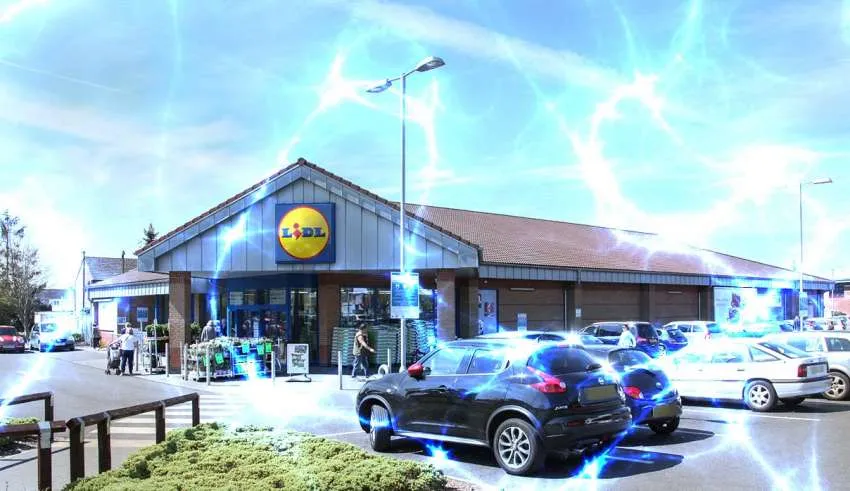 Um misterioso fenômeno deixa os veículos dos clientes de um supermercado na Inglaterra sem funcionar