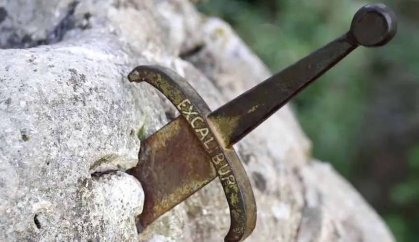 Arqueólogos encontram a verdadeira espada Excalibur em um rio da Bósnia