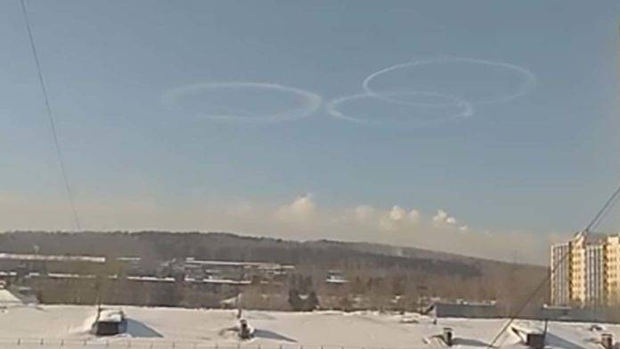 Duas nuvens em forma de anel foram registradas no céu de Irkutsk, na Rússia