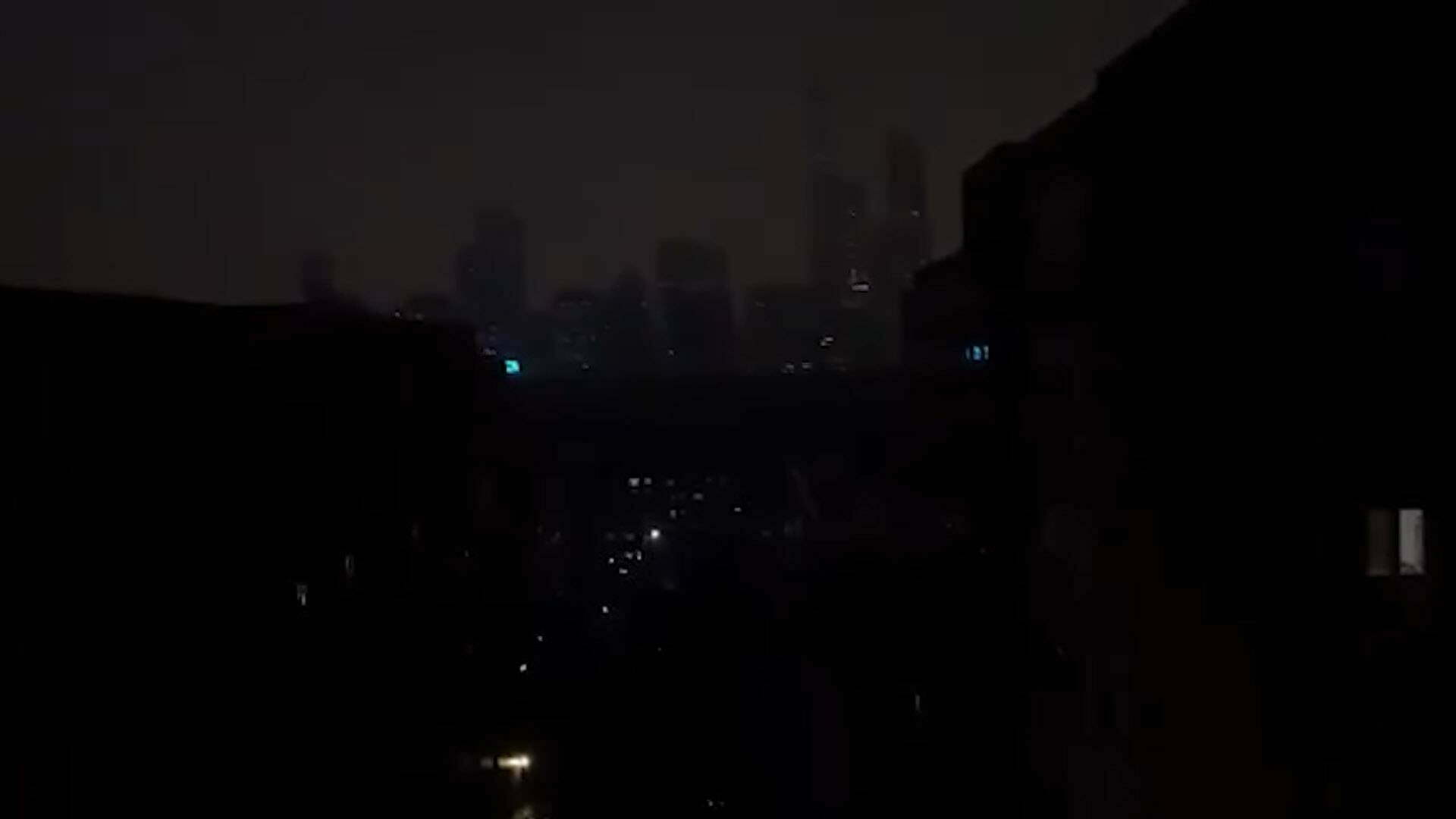 Um fenômeno misterioso vira dia para noite em Pequim