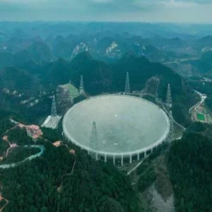 O maior radiotelescópio do mundo procurará civilizações extraterrestres