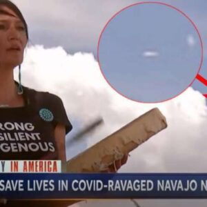 OVNI em forma de charuto aparece durante um noticiário da NBC sobre a nação Navajo no Arizona