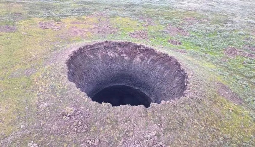 Um novo buraco gigantesco aparece na Sibéria e os cientistas estão preocupados, não revelando o que foi descoberto