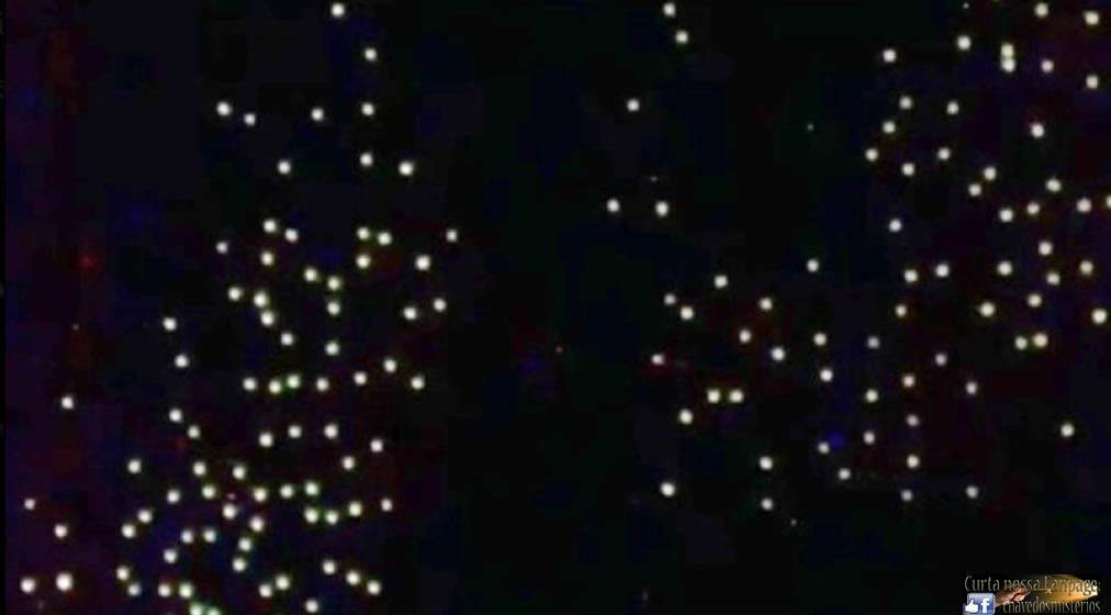A Estação Espacial Internacional filma uma frota de centenas de OVNIs se aproximando da Terra