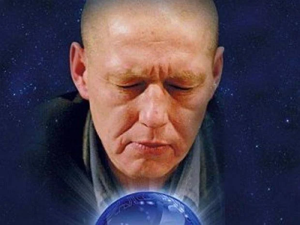 Krzysztof Jackowski clarividente polonês.