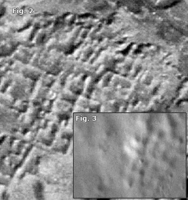 Figura 2. Vista aérea das antigas ruínas assírias em Assur, cujo padrão de "grade" se assemelha a alguns encontrados em fotos da superfície lunar (Figura 3).