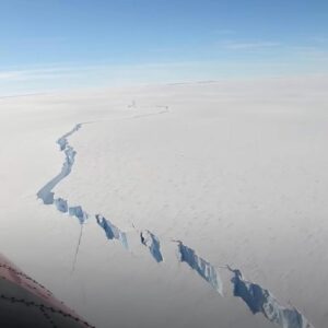 Um iceberg gigante do tamanho de Londres acaba de ser desalojado da Antártica