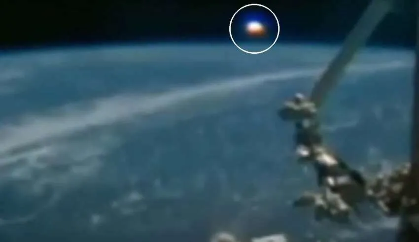 A Estação Espacial Internacional captura um OVNI gigante do tamanho da Terra