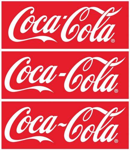 A evolução do logotipo da Coca-Cola continua. Em meados da década de 1920, a palavra “DRINK” também apareceria acima do logotipo em muitas placas, cartazes e anúncios.