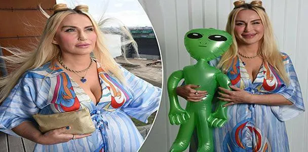 Atriz britânica revela que se apaixonou por alienígenas após abdução de OVNIs