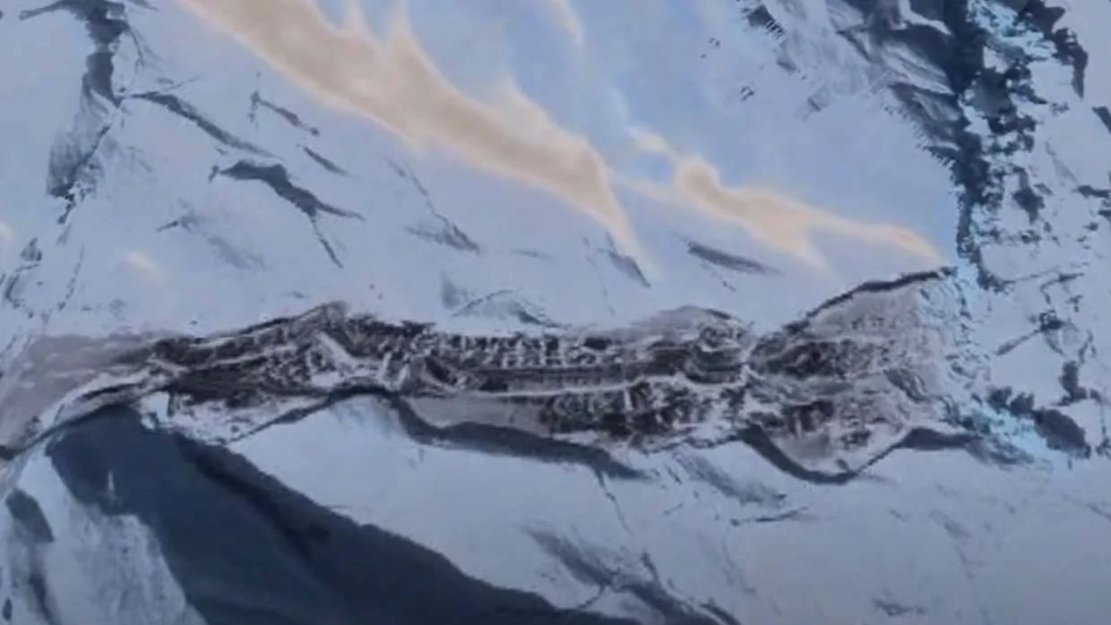 Descoberto restos de uma base nazista ou extraterrestre na Antártica.