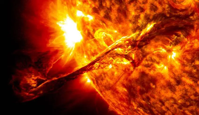 Os cientistas confirmam que uma poderosa explosão solar de classe X atingiu a Terra, e o pior ainda está por vir
