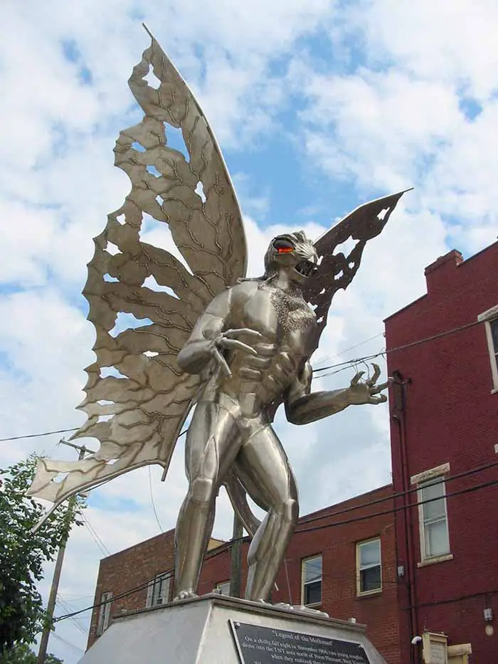 Estátua do Homem Mariposa em Point Pleasant, Virgínia Ocidental