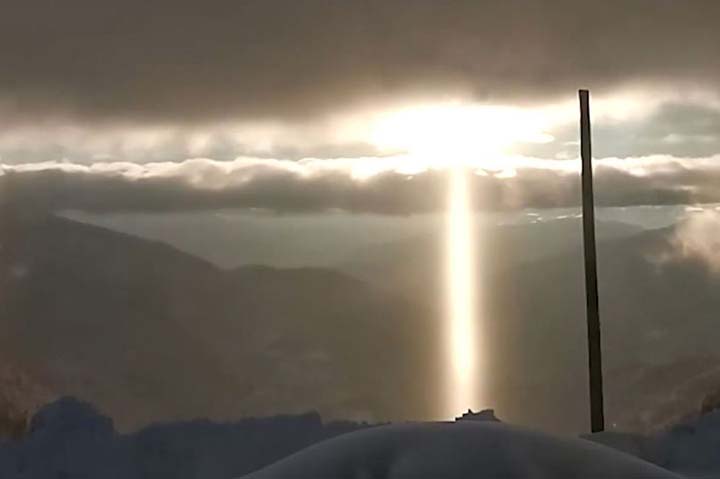 Imagem do misterioso pilar de luz