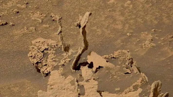 O rover Curiosity da NASA detecta os restos de uma torre em Marte