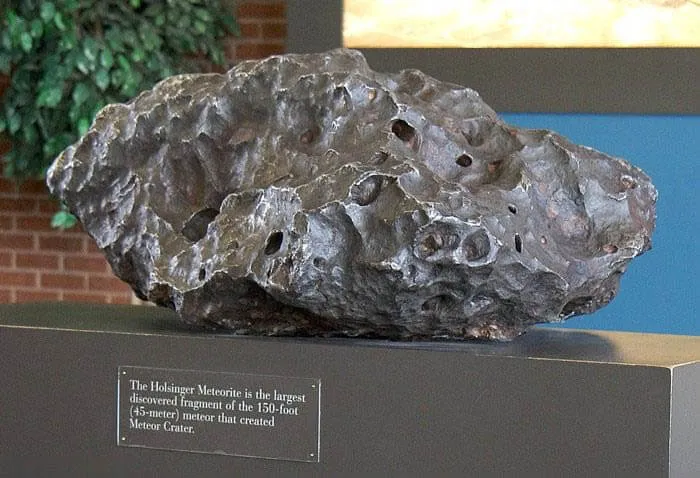 O Meteorito Holsinger é o maior fragmento do meteorito Canyon Diablo coletado até hoje