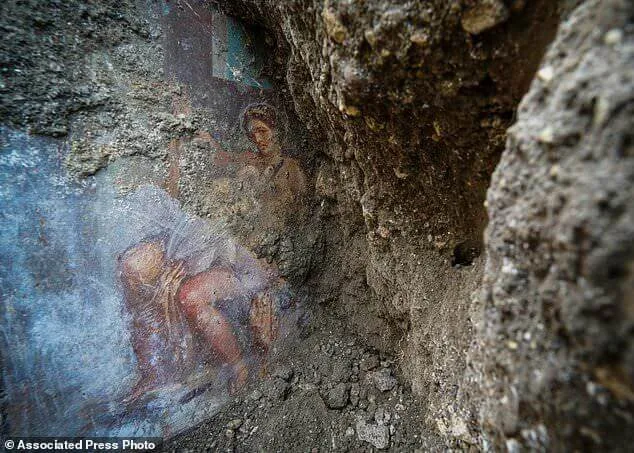 Arte antiga encontrada sob cinzas vulcânicas de 2.000 anos