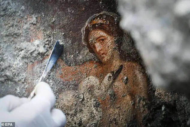 Arte antiga encontrada sob cinzas vulcânicas