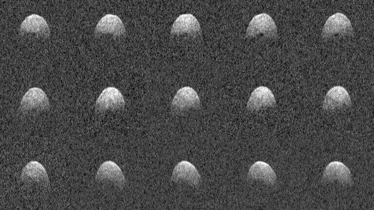 Imagens Doppler atrasadas de Phaethon obtidas pelo Sistema de Radar Planetário do Observatório de Arecibo em dezembro de 2017.