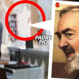 Várias pessoas veem a aparição do Padre Pio em uma igreja na Irlanda