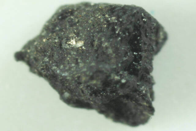 Acreditam que estes quasicristais são parte de um meteorito de 4,5 bilhões de anos que caiu à Terra há 15 mil anos.