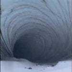 Captura de vídeo de uma suposta caverna encontrada na Antártida