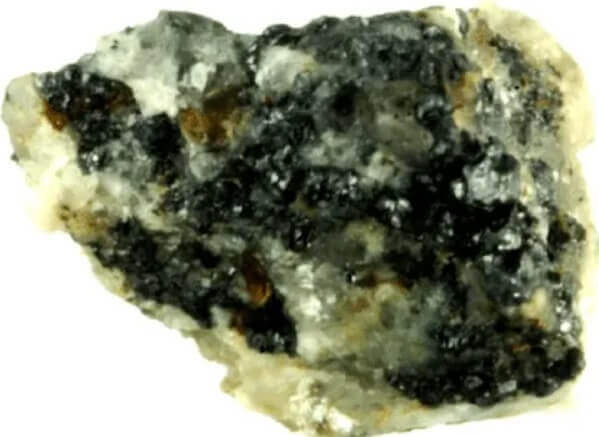 Um fragmento do meteorito Khatyrka, cuja composição, em princípio, não deveria existir na natureza.