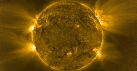 Algo muito estranho está acontecendo na atmosfera do Sol e uma pista importante foi descoberta