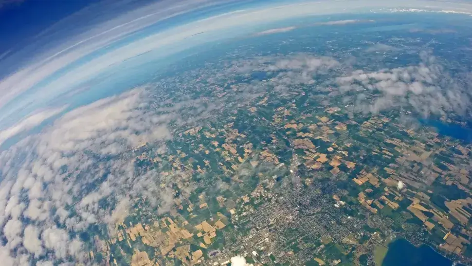Uma visão da Terra de um balão de alta altitude.