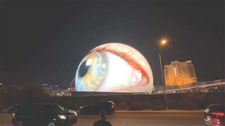 A exosfera projeta um olho.
