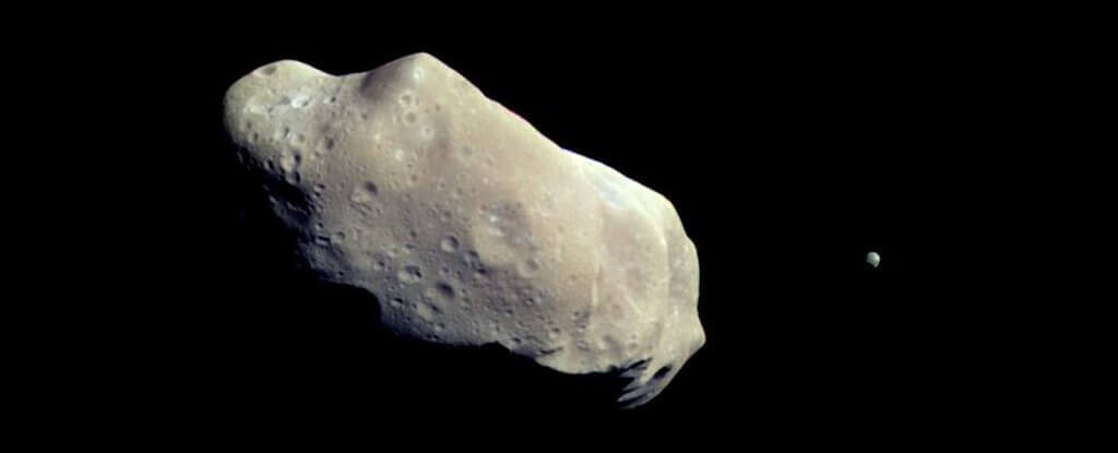 Um asteroide é um pedaço relativamente pequeno de minerais rochosos que orbita o Sol, muitas vezes descrito como um planeta menor.