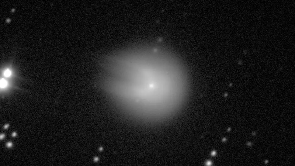 O cometa Pons-Brook (12P) fotografado em 8 de outubro.
