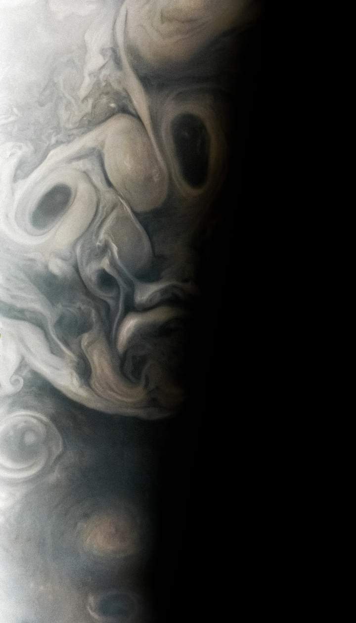 Sonda Juno vê rosto perturbador em Júpiter