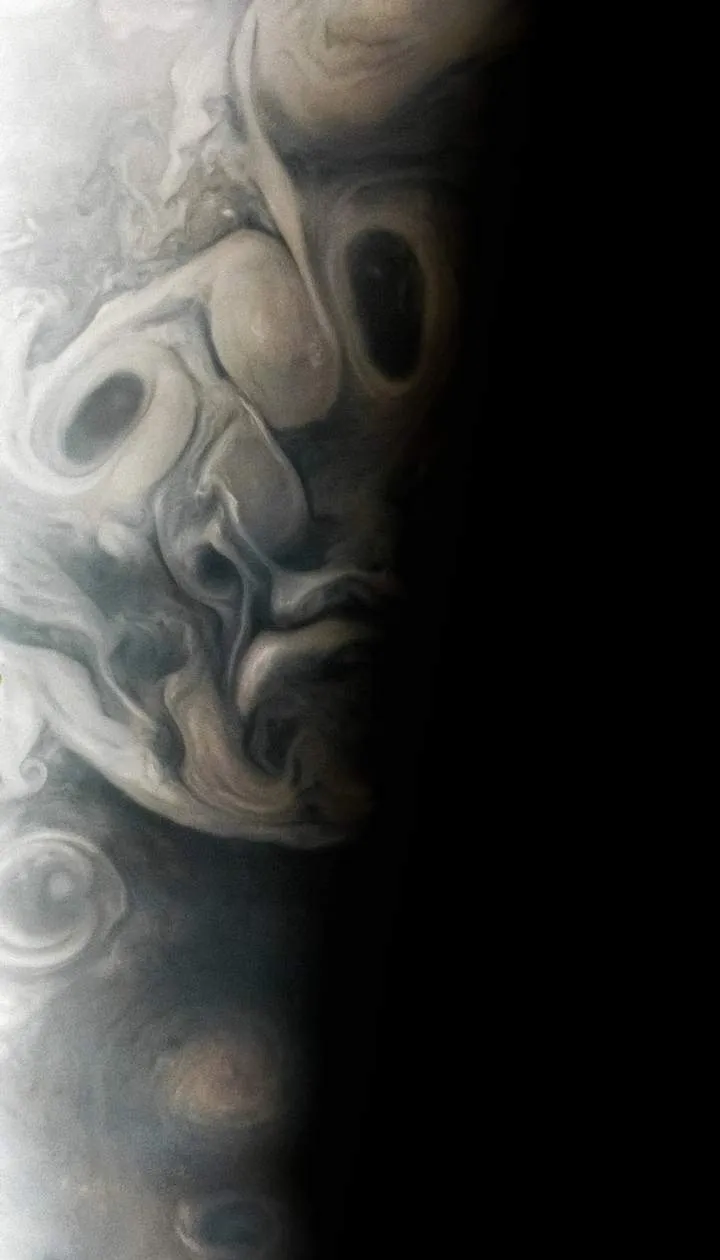 Sonda Juno vê “rosto” perturbador em Júpiter
