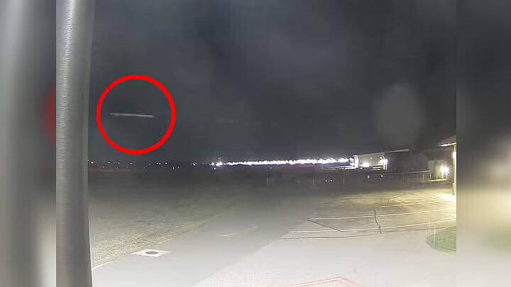 A NASA analisou imagens de um aeroporto que capturou um objeto horizontal cruzando o céu enquanto o barulho sacudia janelas e sacudia casas.