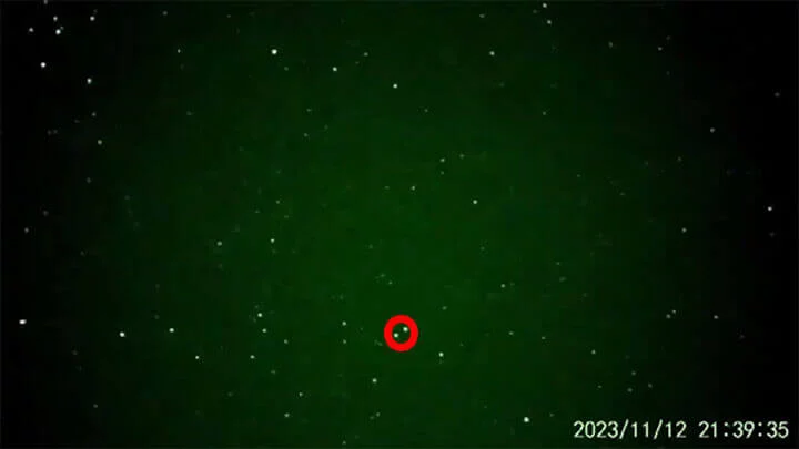 Imagem retirada do vídeo. OVNIs duplos filmados na Espanha
