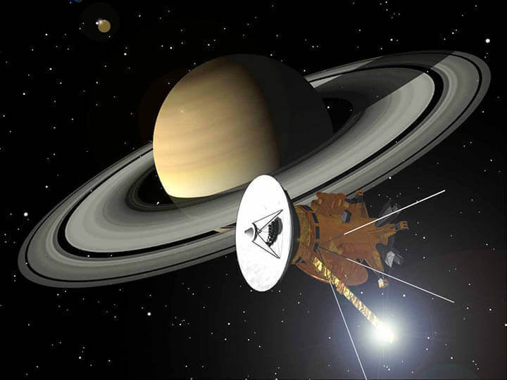 Ilustração artística da sonda realizando sua inserção orbital em Saturno.