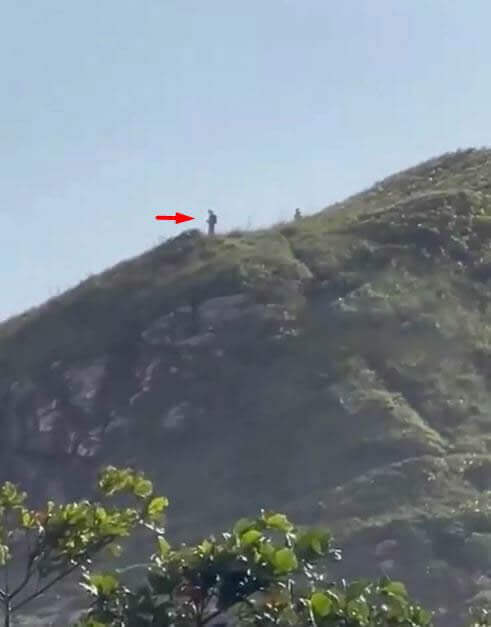Humanoides supostamente gigantes fotografados em uma montanha no Brasil.