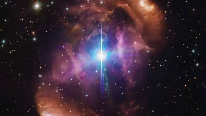 A nebulosa (NGC 6164-6165) em torno de HD 148937 vista em luz visível.