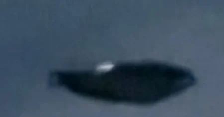 Um misterioso OVNI foi visto no céu da Itália